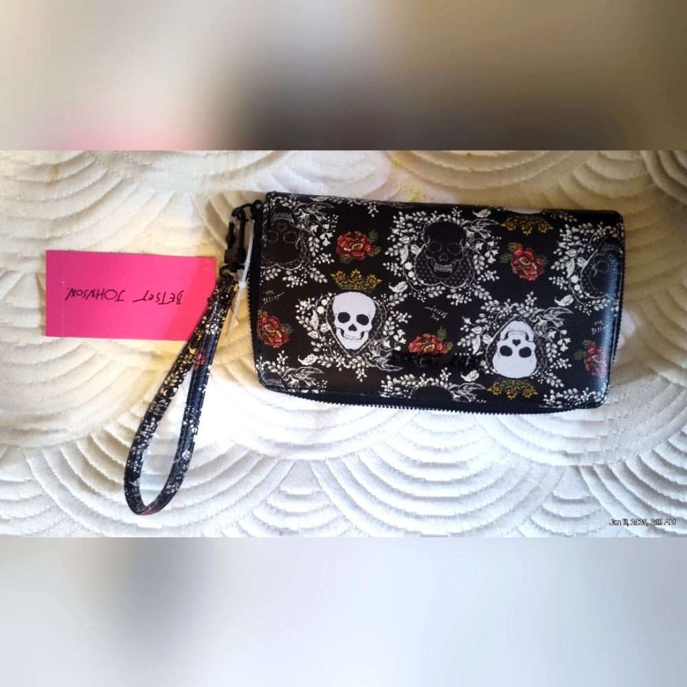 Betsey Johnson White and Black Skull Wallet
